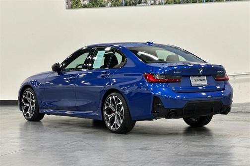 2025 BMW 330 i