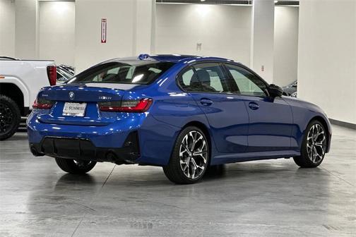 2025 BMW 330 i