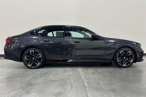 2025 BMW i5 M60