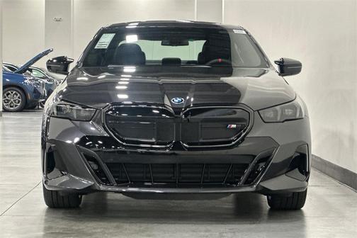 2025 BMW i5 M60