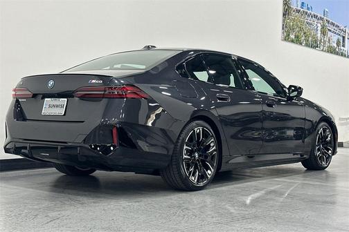 2025 BMW i5 M60