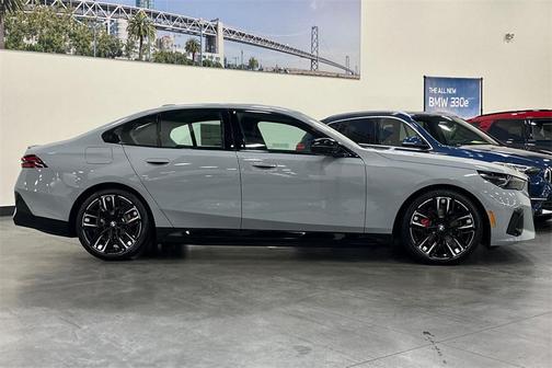 2025 BMW i5 M60