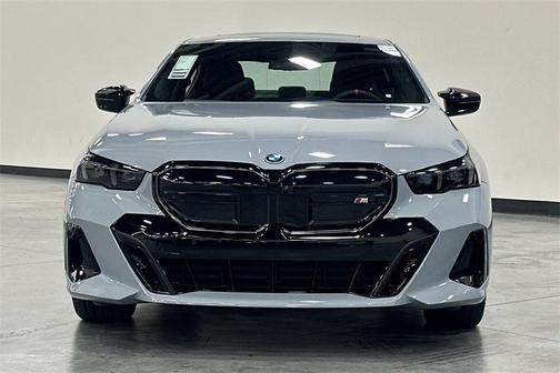 2025 BMW i5 M60