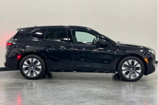 2026 BMW iX xDrive45