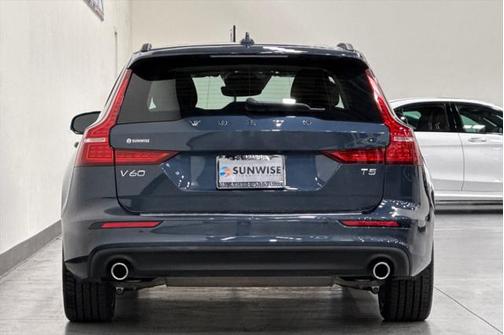 2021 Volvo V60 T5 Momentum