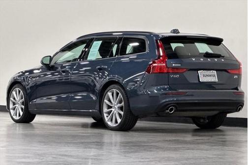 2021 Volvo V60 T5 Momentum