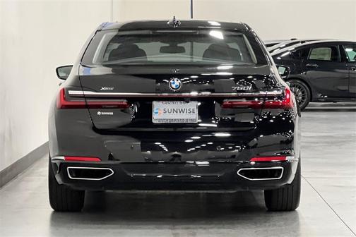 2022 BMW 750 i xDrive