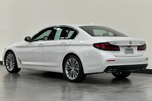 2023 BMW 530 i