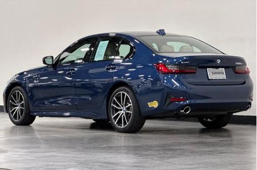 2022 BMW 330e Base