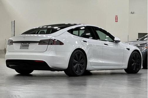 2022 Tesla Model S Base