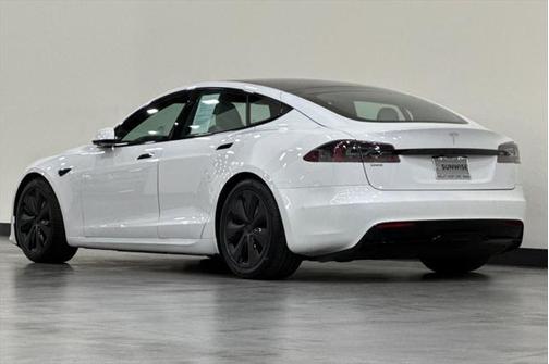 2022 Tesla Model S Base