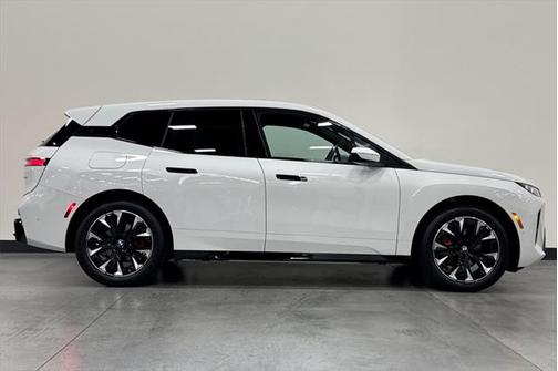2026 BMW iX xDrive60