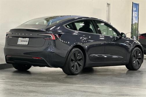 2025 Tesla Model 3 Long Range