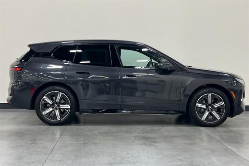 2026 BMW iX xDrive60