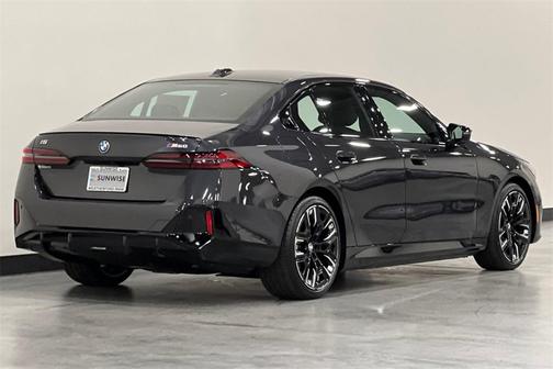 2025 BMW i5 M60