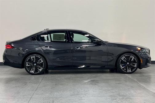 2025 BMW i5 M60
