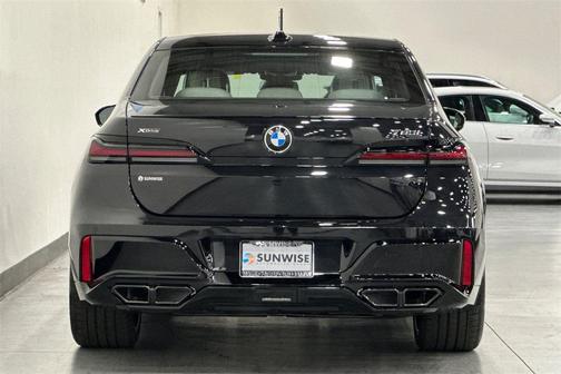 2025 BMW 760 xDrive