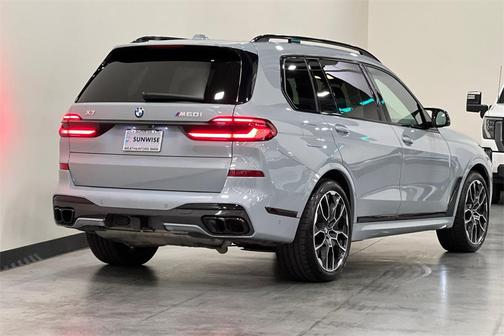 2024 BMW X7 M60i