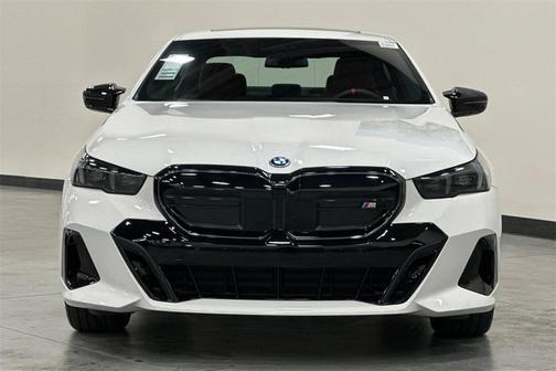 2025 BMW i5 M60