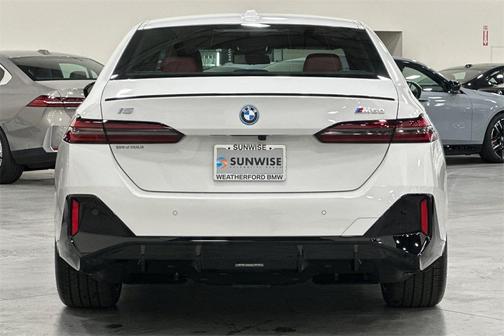 2025 BMW i5 M60