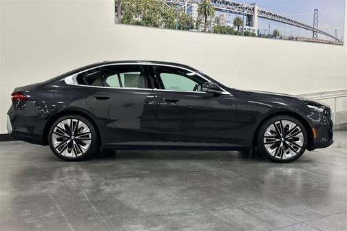 2026 BMW i5 eDrive40