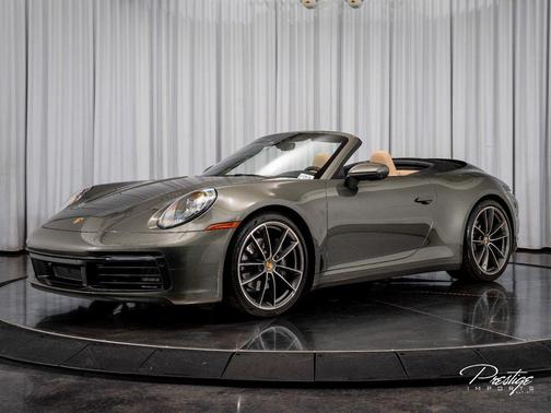 Aventurine Green Metallic 2024 Porsche 911 Carrera