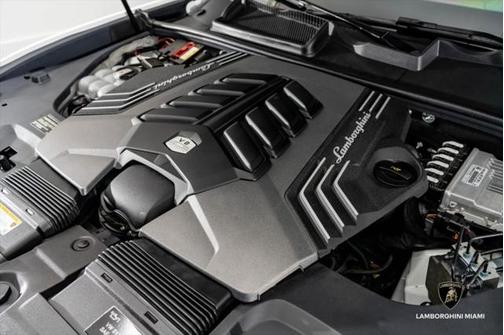 2022 Lamborghini Urus 