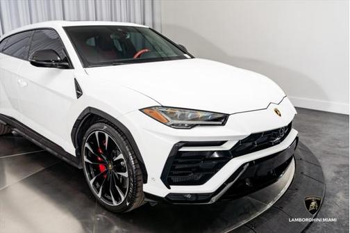 2022 Lamborghini Urus 
