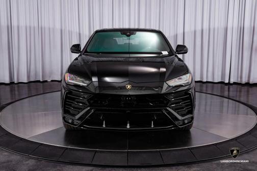2021 Lamborghini Urus Graphite Capsule