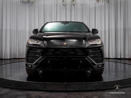 Nero Helene Metallic 2019 Lamborghini Urus AWD