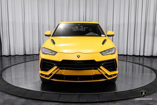 2023 Lamborghini Urus S