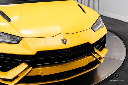 2023 Lamborghini Urus S