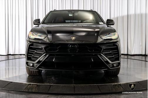 2021 Lamborghini Urus 