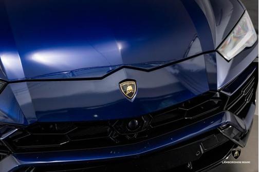 2022 Lamborghini Urus Graphite Capsule