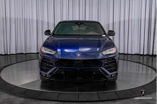 2022 Lamborghini Urus Graphite Capsule