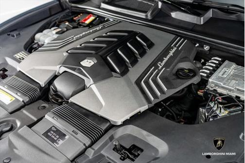 2023 Lamborghini Urus S