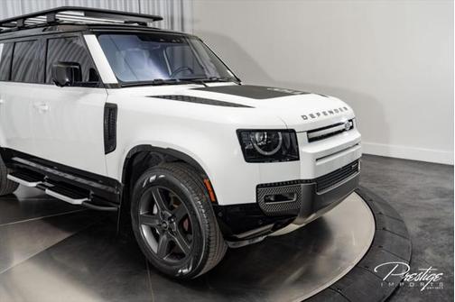 2022 Land Rover Defender 110 X-Dynamic SE