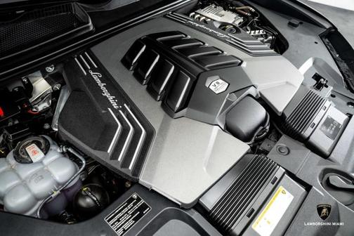 2024 Lamborghini Urus S