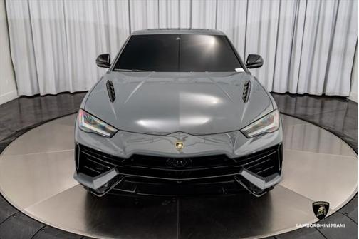 2023 Lamborghini Urus S
