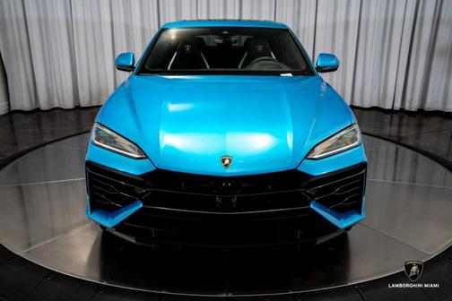 2025 Lamborghini Urus SE