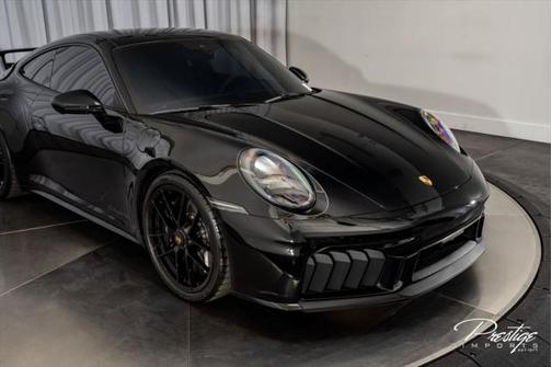 2025 Porsche 911 Carrera 4 GTS