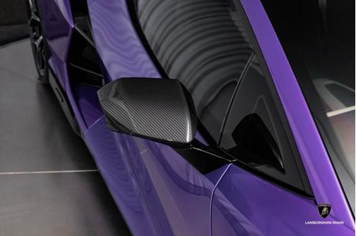 2024 Lamborghini Revuelto