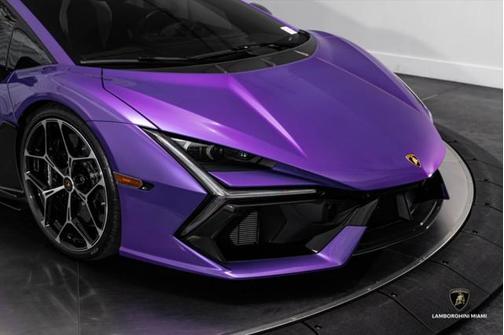 2024 Lamborghini Revuelto