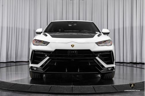 2024 Lamborghini Urus Performante