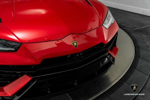 2024 Lamborghini Urus S