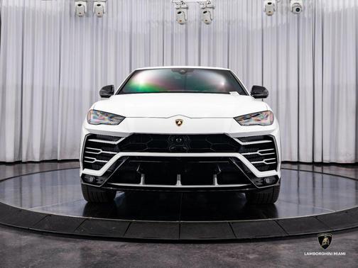 Nero Helene Metallic 2019 Lamborghini Urus AWD