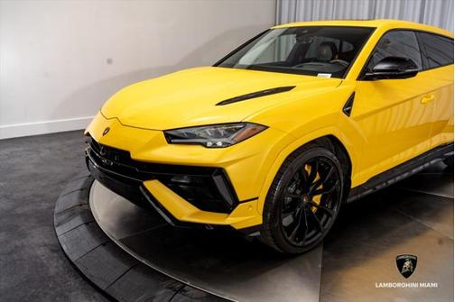 2023 Lamborghini Urus S