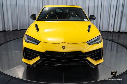 2023 Lamborghini Urus S