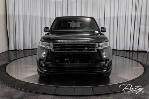 2024 Land Rover Range Rover P615 SV