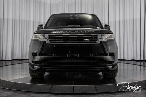 2024 Land Rover Range Rover P615 SV